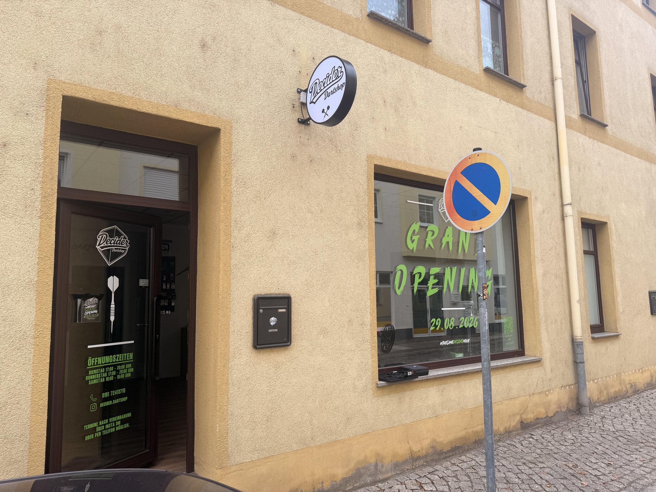 Außenansicht des Decider Dartshops in Delitzsch